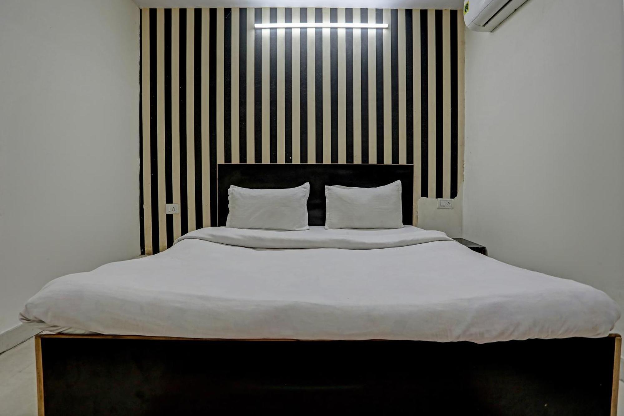 ניו דלהי Hotel O Kanak Palace מראה חיצוני תמונה