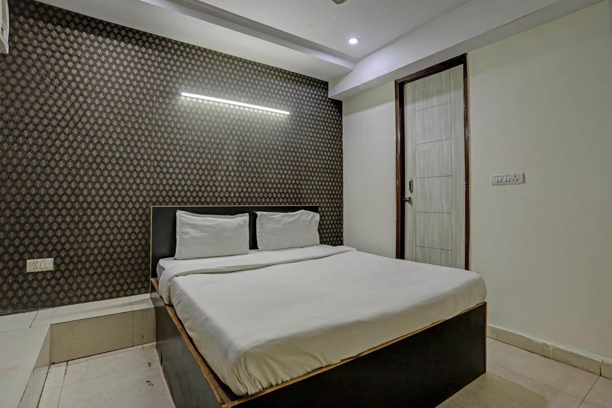 ניו דלהי Hotel O Kanak Palace מראה חיצוני תמונה