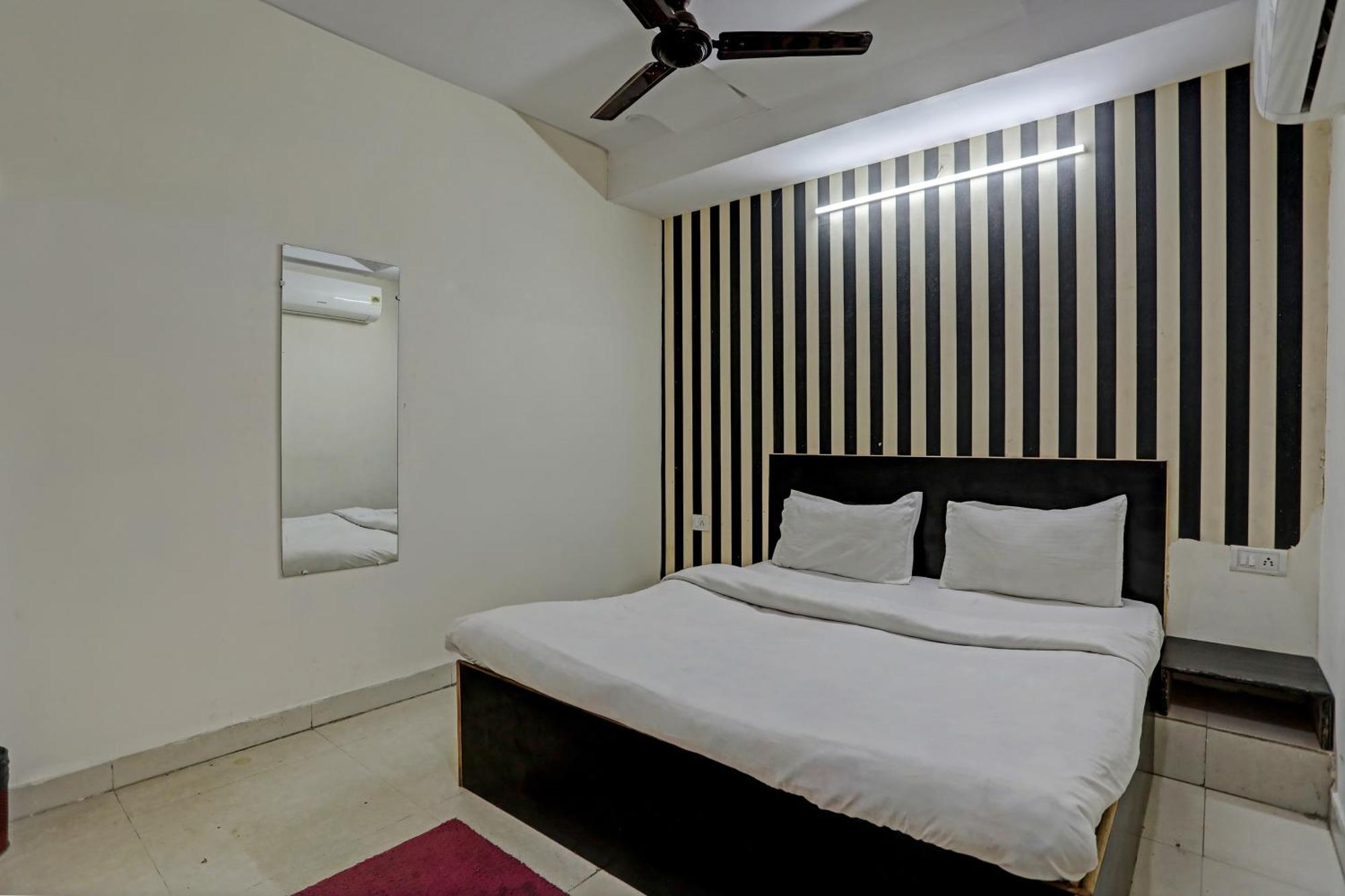ניו דלהי Hotel O Kanak Palace מראה חיצוני תמונה