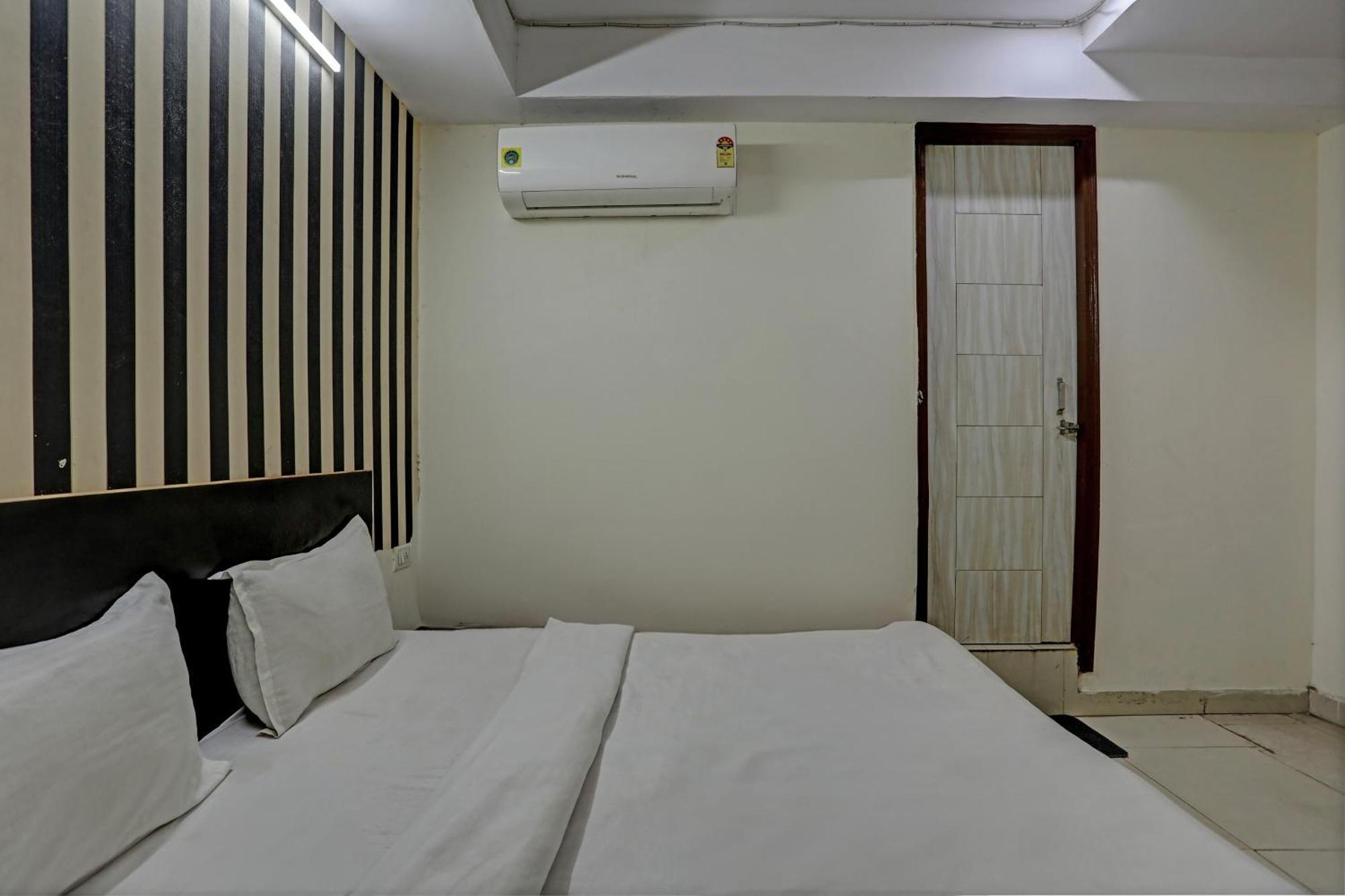 ניו דלהי Hotel O Kanak Palace מראה חיצוני תמונה